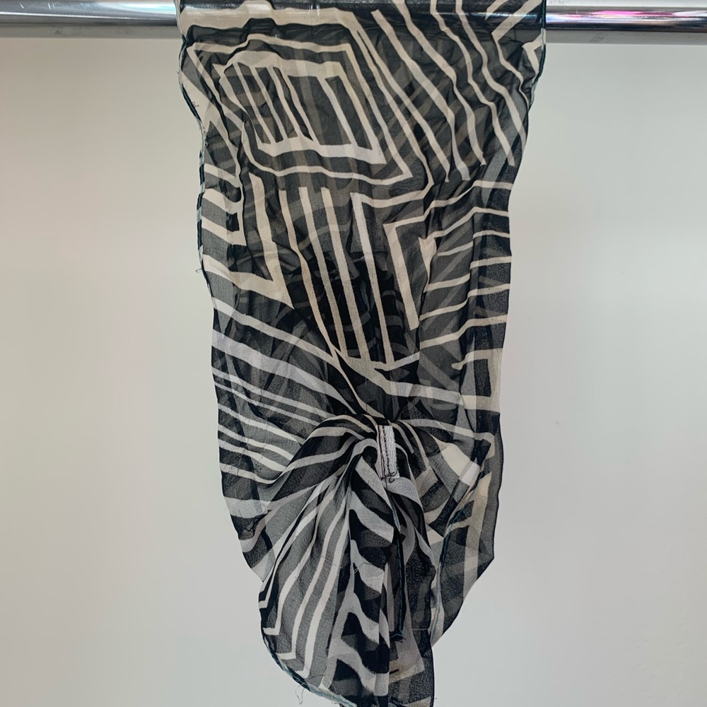 Black and White Geometric Scarf